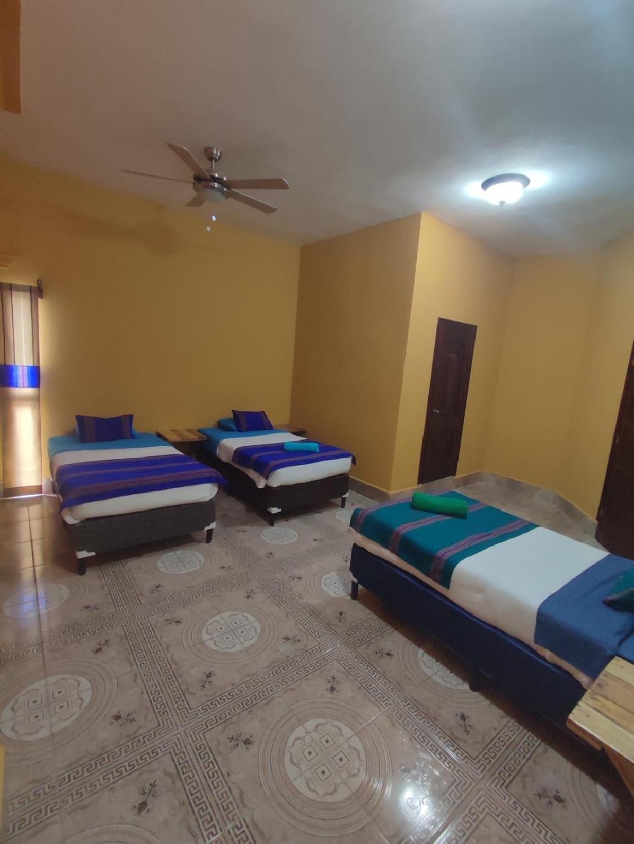San Benito La Casa Coloradaホステル エクステリア 写真